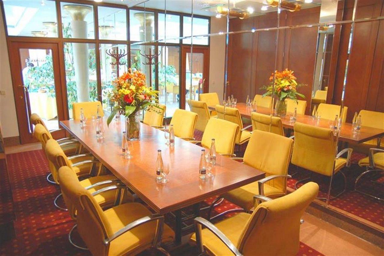 Galerie Royale Otel Prag Dış mekan fotoğraf