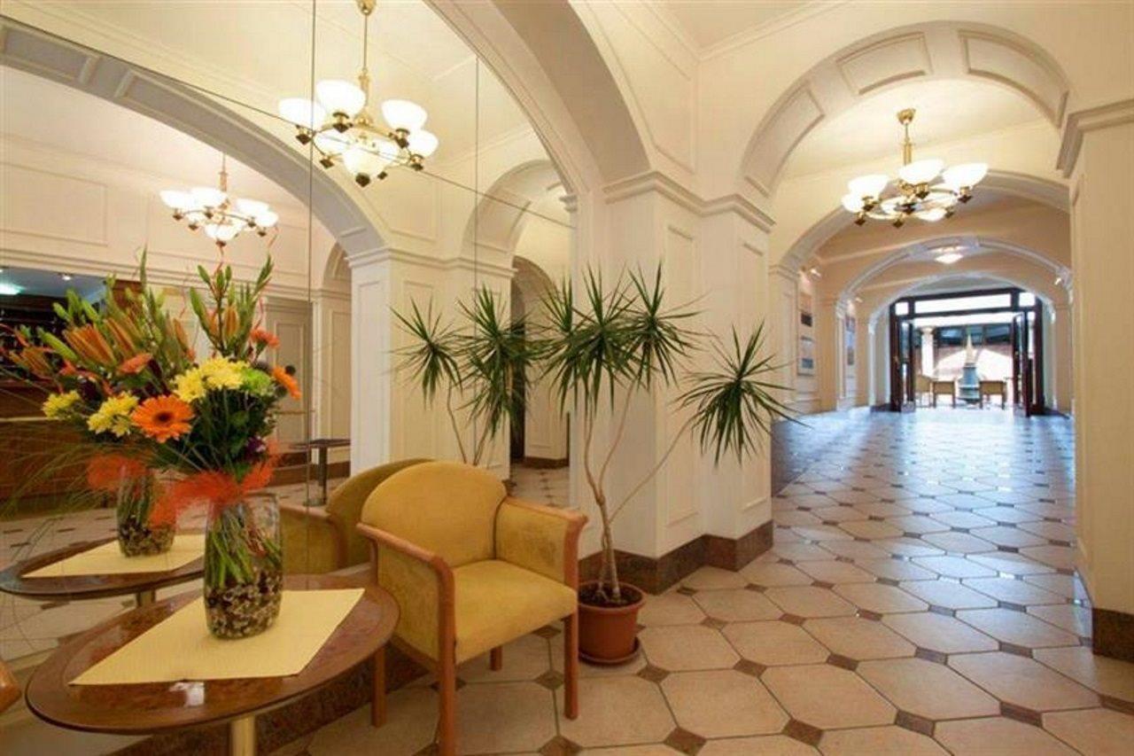 Galerie Royale Otel Prag Dış mekan fotoğraf