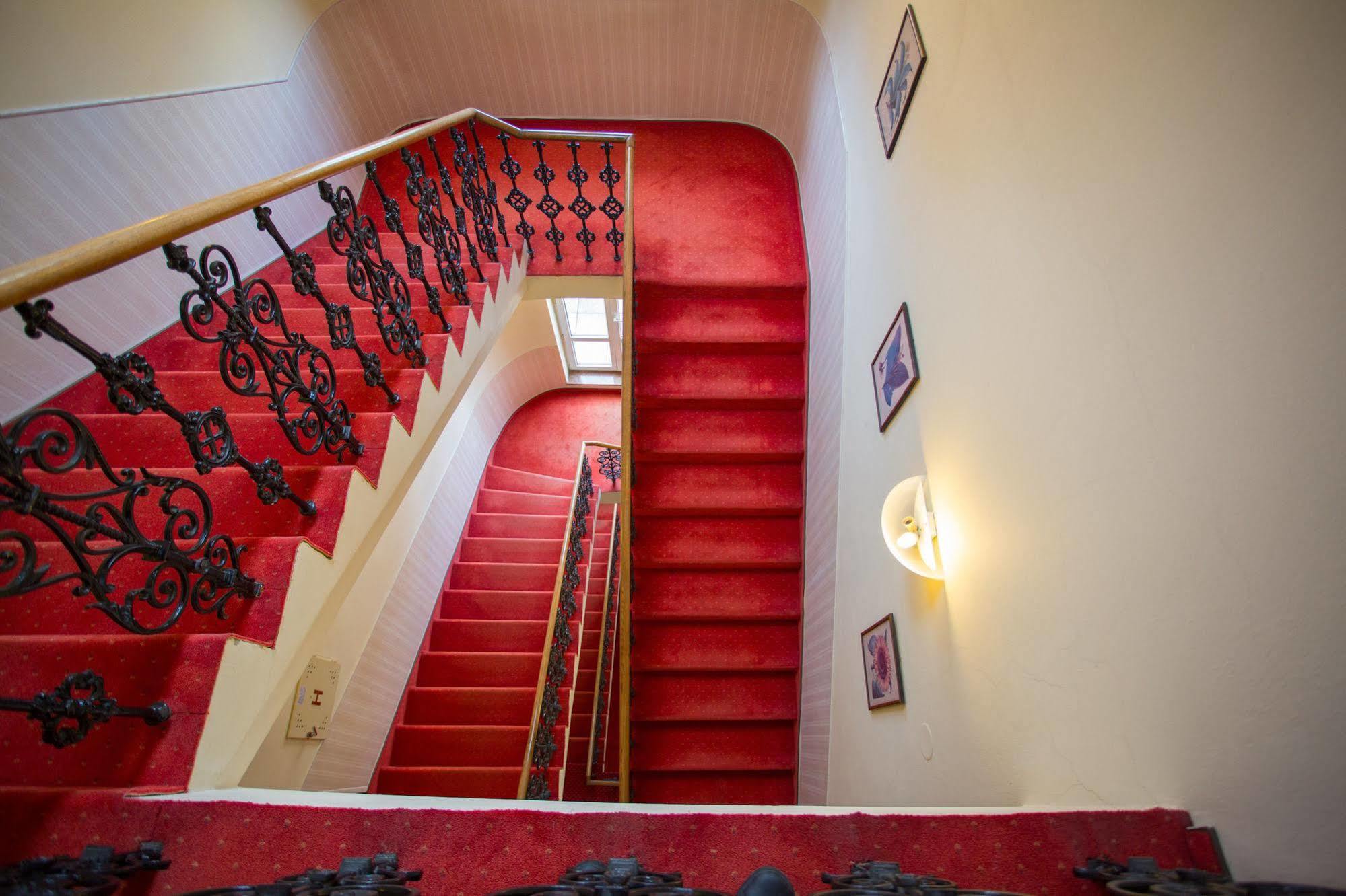 Galerie Royale Otel Prag Dış mekan fotoğraf